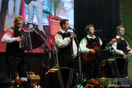 Ansambel bratov Poljanšek že 50 let navdihuje in zabava z nepozabnimi melodijami (44)